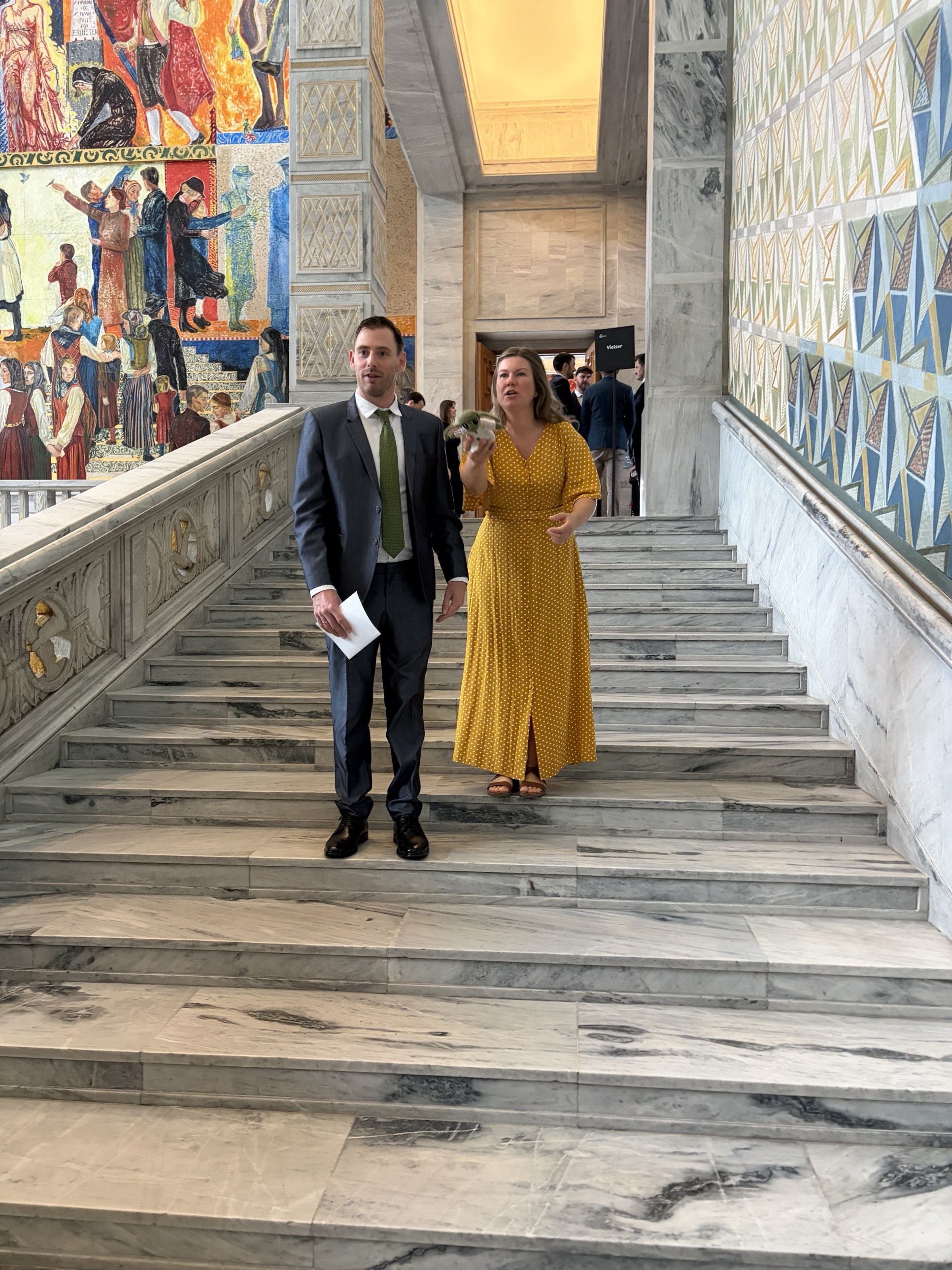 Aud Julie og Joakim i Oslo rådhus på bryllupsdagen.